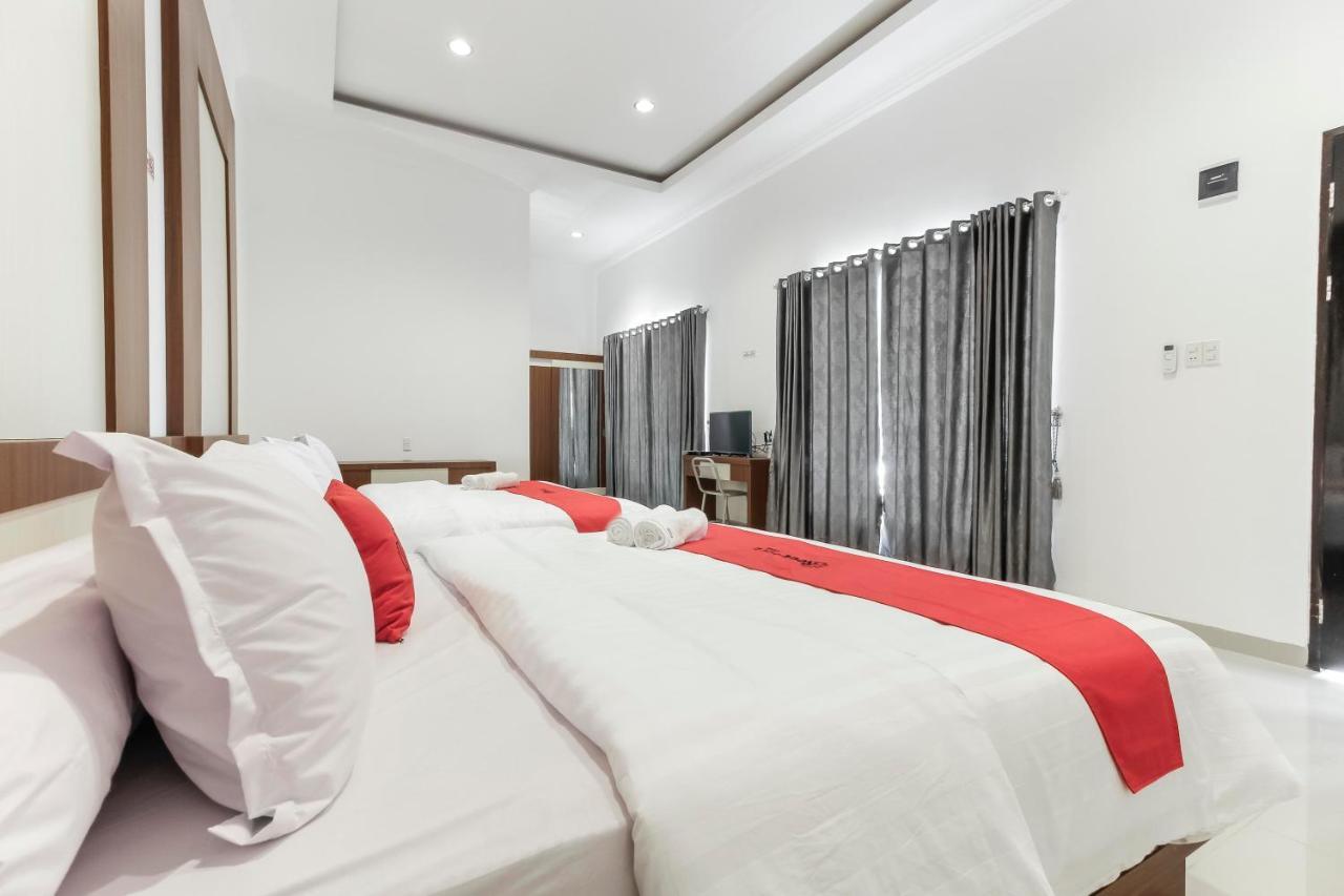 Reddoorz Premium @ Setiabudi Medan Sunggal Luaran gambar